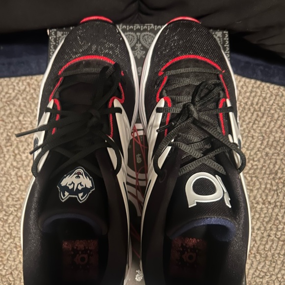 Nike kd 15 UConn team issued promo sample player exclusive size 13 mens - Picture 11 of 11
